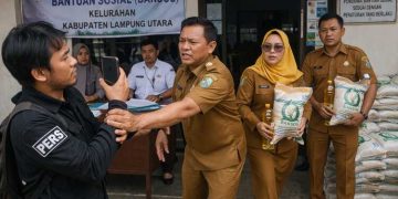 Polemik Bansos di Lampung Utara, Pasangan ASN Diduga Ambil Hak Warga, Wartawan Diintimidasi