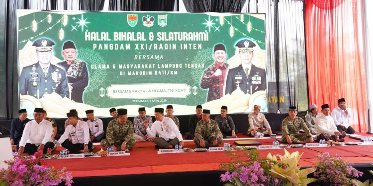 Perkuat Sinergi, Danrem 043Gatam Dampingi Pangdam XXI/RI Silaturahmi dan Halal Bihalal Bersama Ulama dan Masyarakat Lampung Tengah