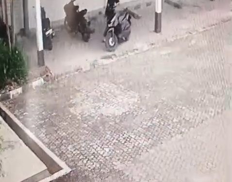 Maling Beraksi Lagi di Lampung Utara,Dua Pencuri di Kantor DPRD Lampung Utara Kabur Terekam CCTV